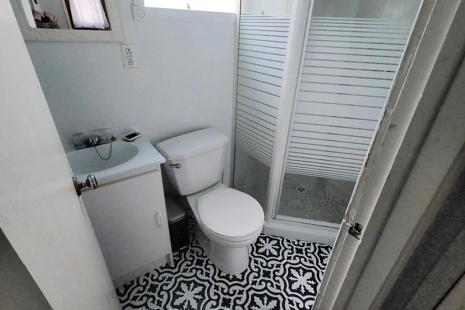 Additional image 12 of 210 Thompson Avenue