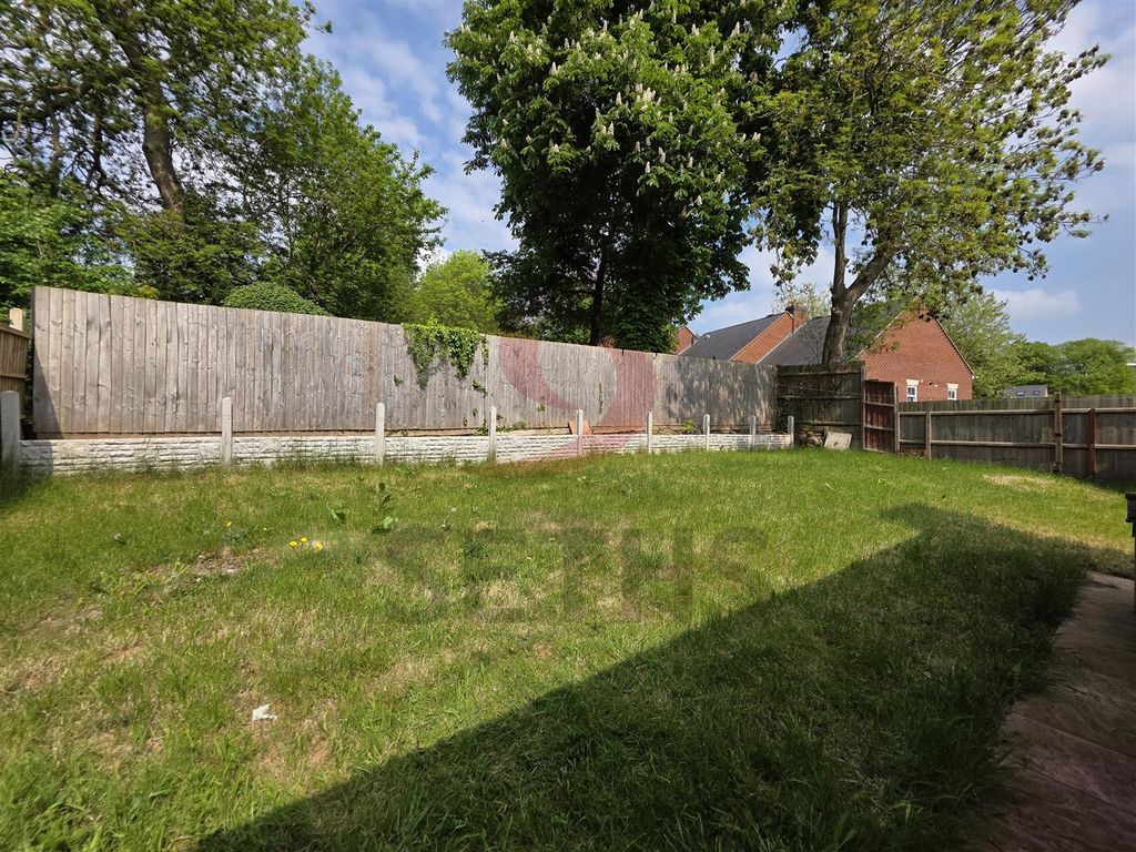 Additional image 11 of 2 bed flat to rentGipsy Lane, Humberstone, Leicester LE5