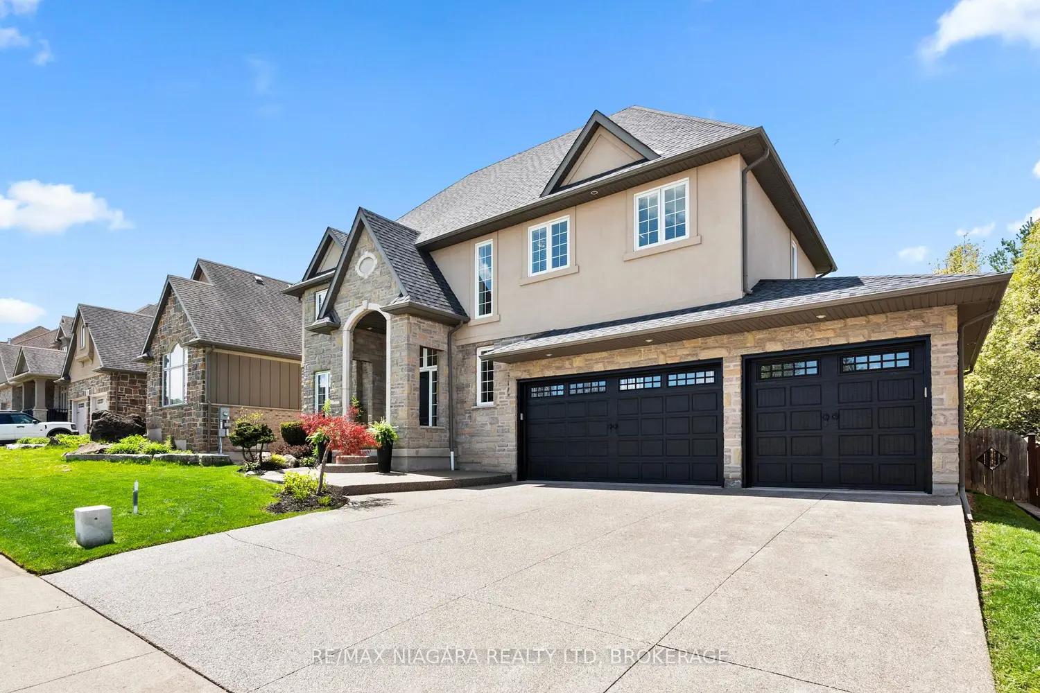 24 Red Haven Drive photo 3