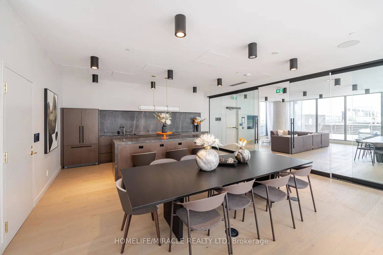Additional image 19 of 7890 Jane Street 3907