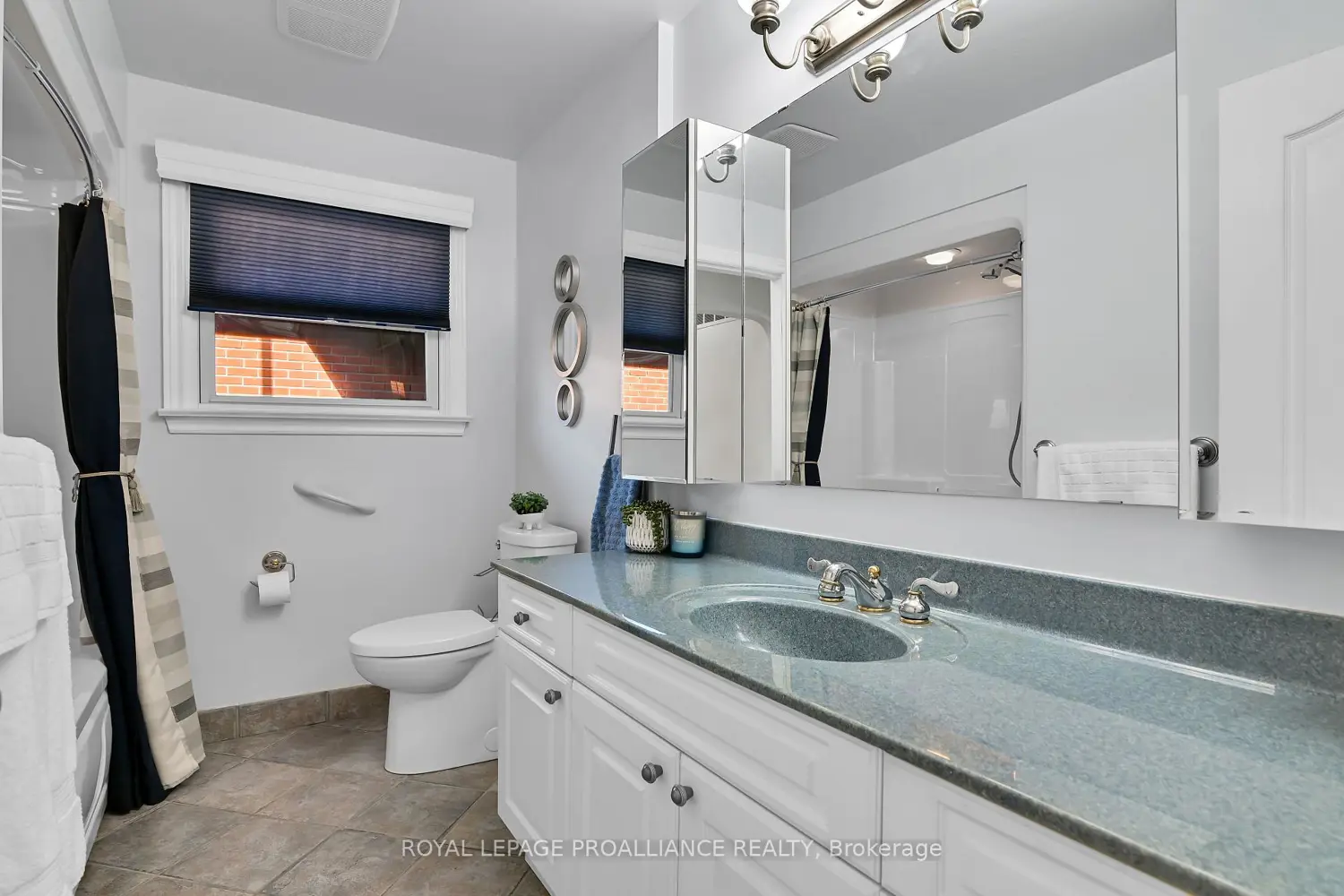 Additional image 10 of 419 St Lawrence Street