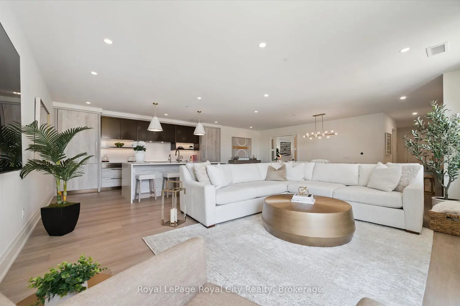 Additional image 8 of 6523 Wellington Road 7 409