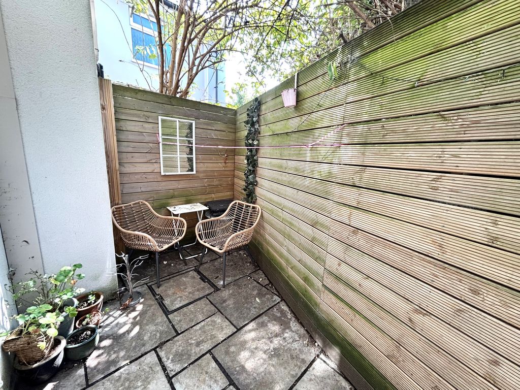 Additional image 17 of 3 bed property to rentPlassey Street, Penarth CF64