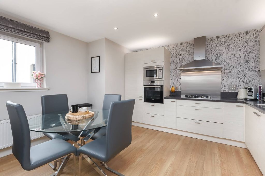 Additional image 6 of 2 bed flat for sale4/4 Burnbrae Park, Edinburgh EH12