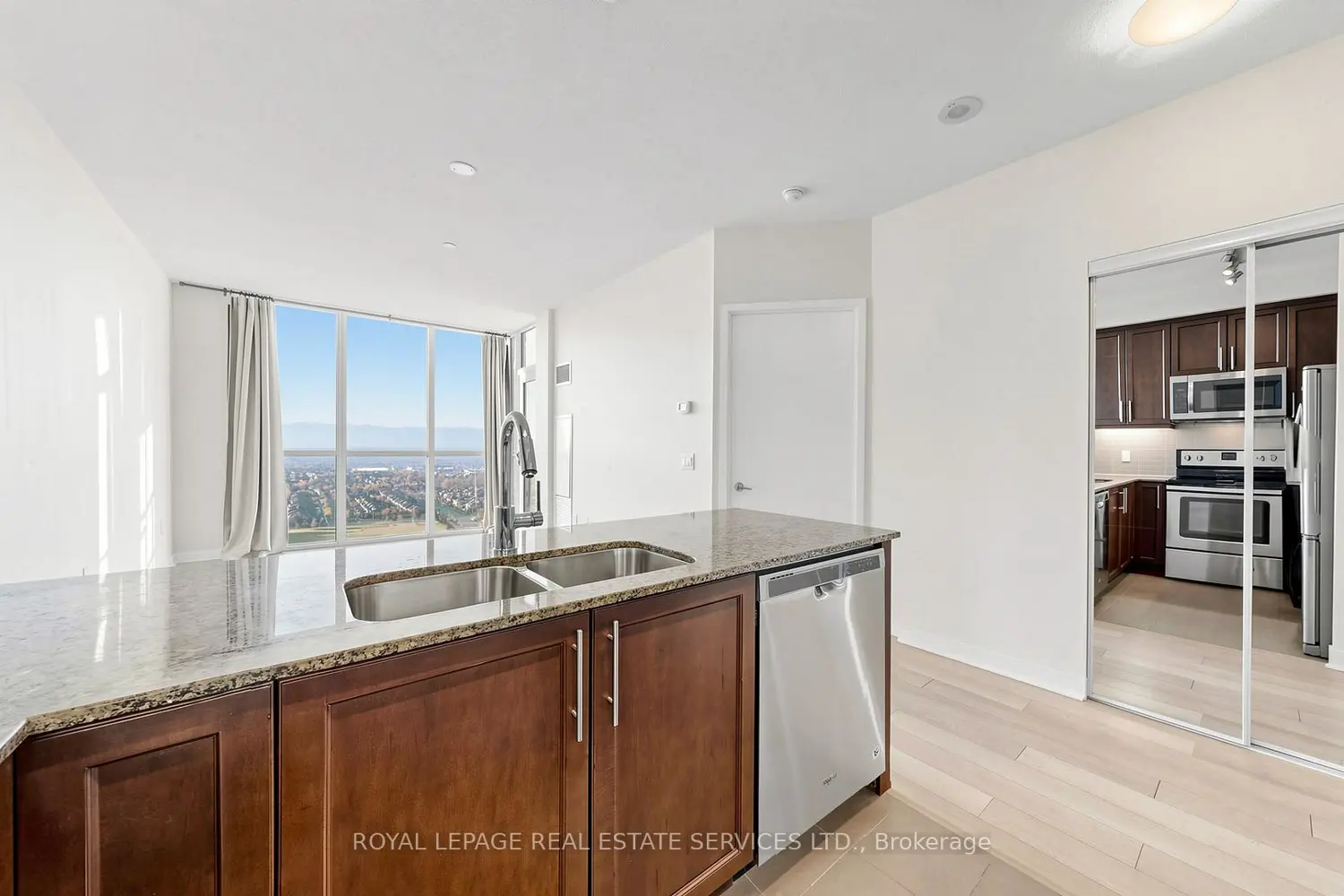 Additional image 5 of 3975 Grand Park Drive 2103