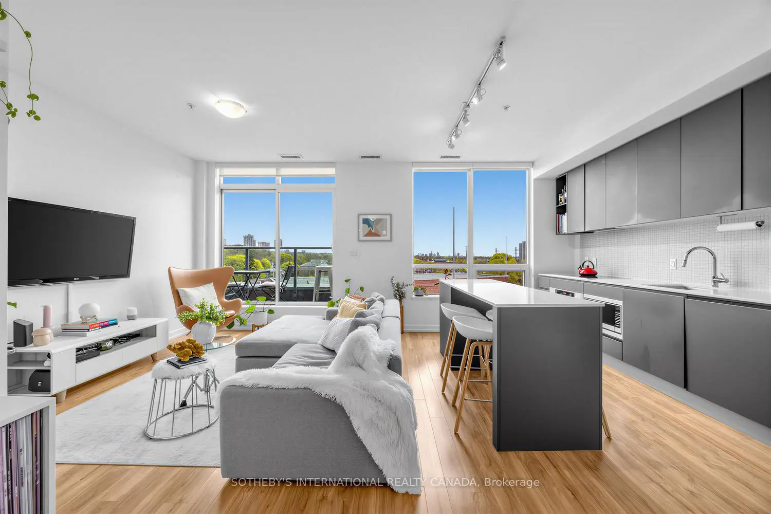 Additional image 2 of 377 Madison Avenue 714