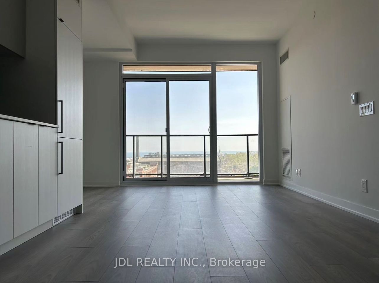 Additional image 4 of 813 Unit A-285 Dufferin St Street, Toronto, ON, M6K 1Z7