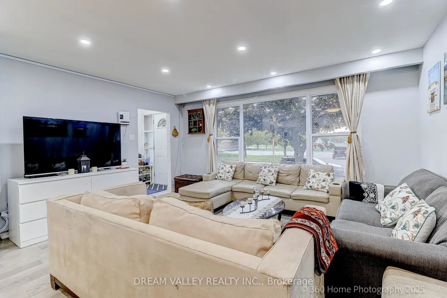 35 Waldock Street photo 2