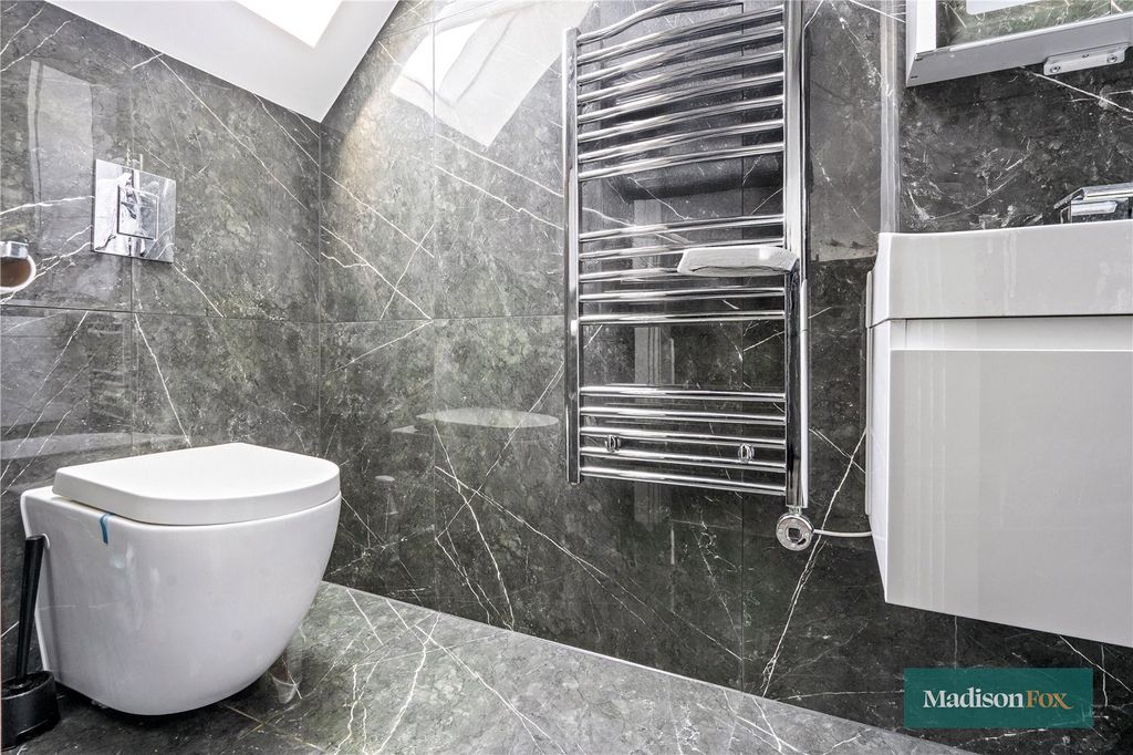 Additional image 10 of 2 bed flat for saleManor Road, Chigwell, Essex IG7