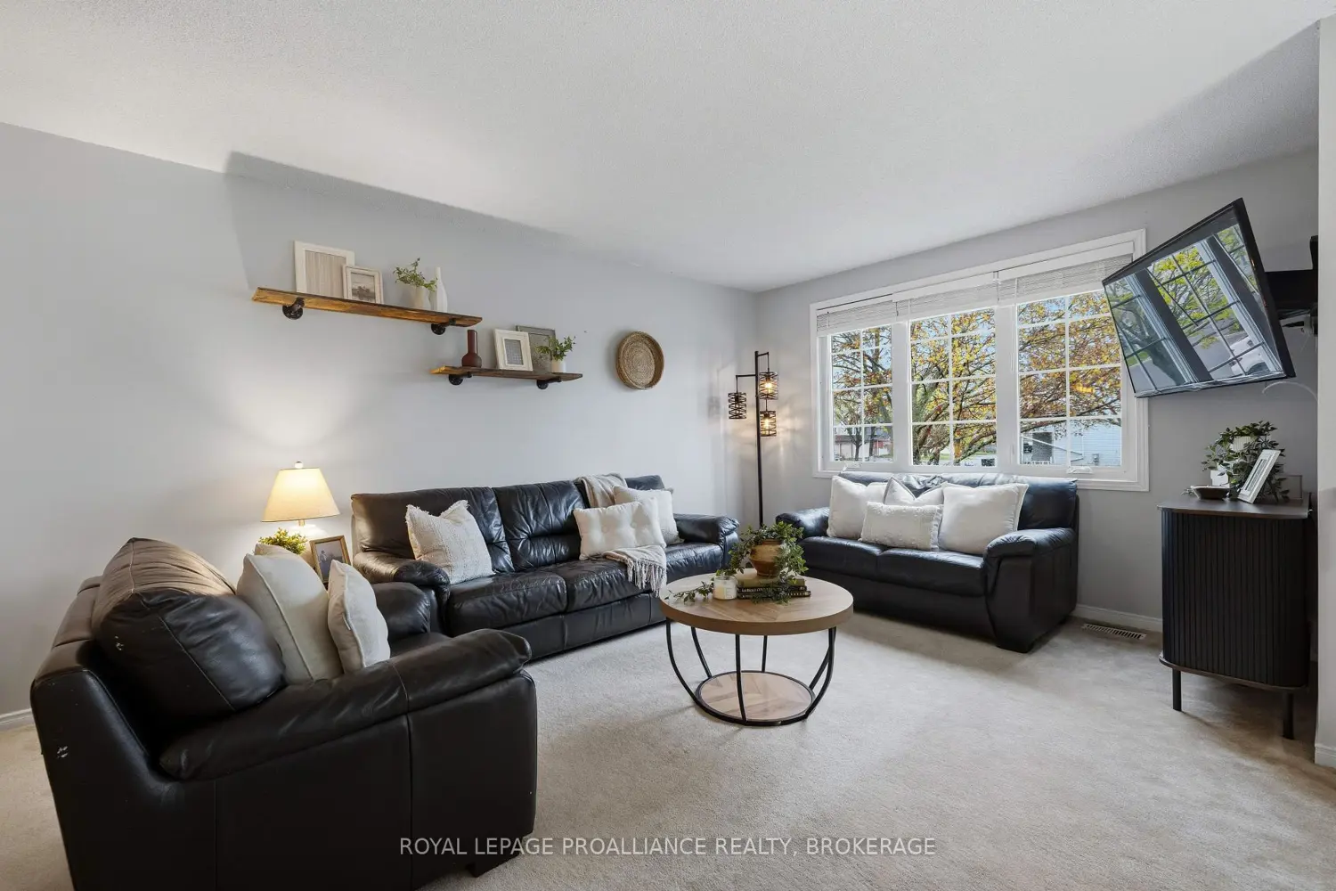 Additional image 4 of 1044 Waterbury Crescent