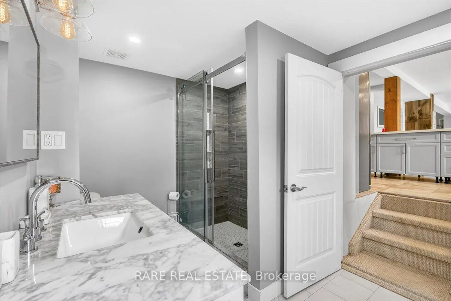 Additional image 9 of 2570 Creemore Avenue