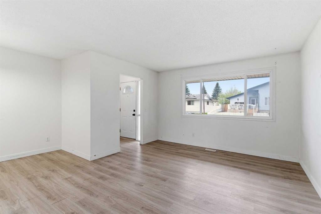 Additional image 3 of 804 Madeira Drive NE, Calgary, AB, T2A 7B7