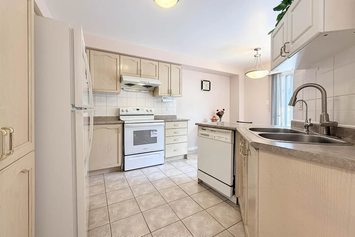 Additional image 7 of 77 Bassett Avenue