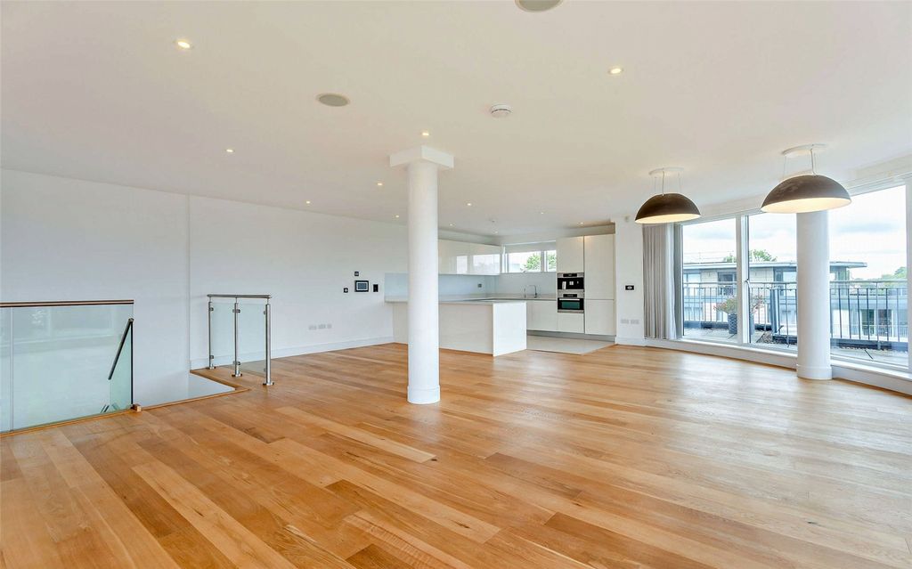 Additional image 6 of 3 bed flat to rentMarlowe House, Kingsley Walk, Cambridge CB5