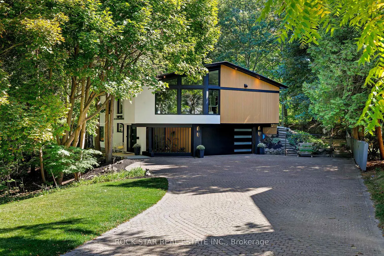 1113 Greenoaks Drive