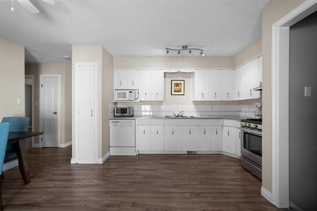 Additional image 6 of 4206 60 Street Close, Camrose, AB, T4V 2H3