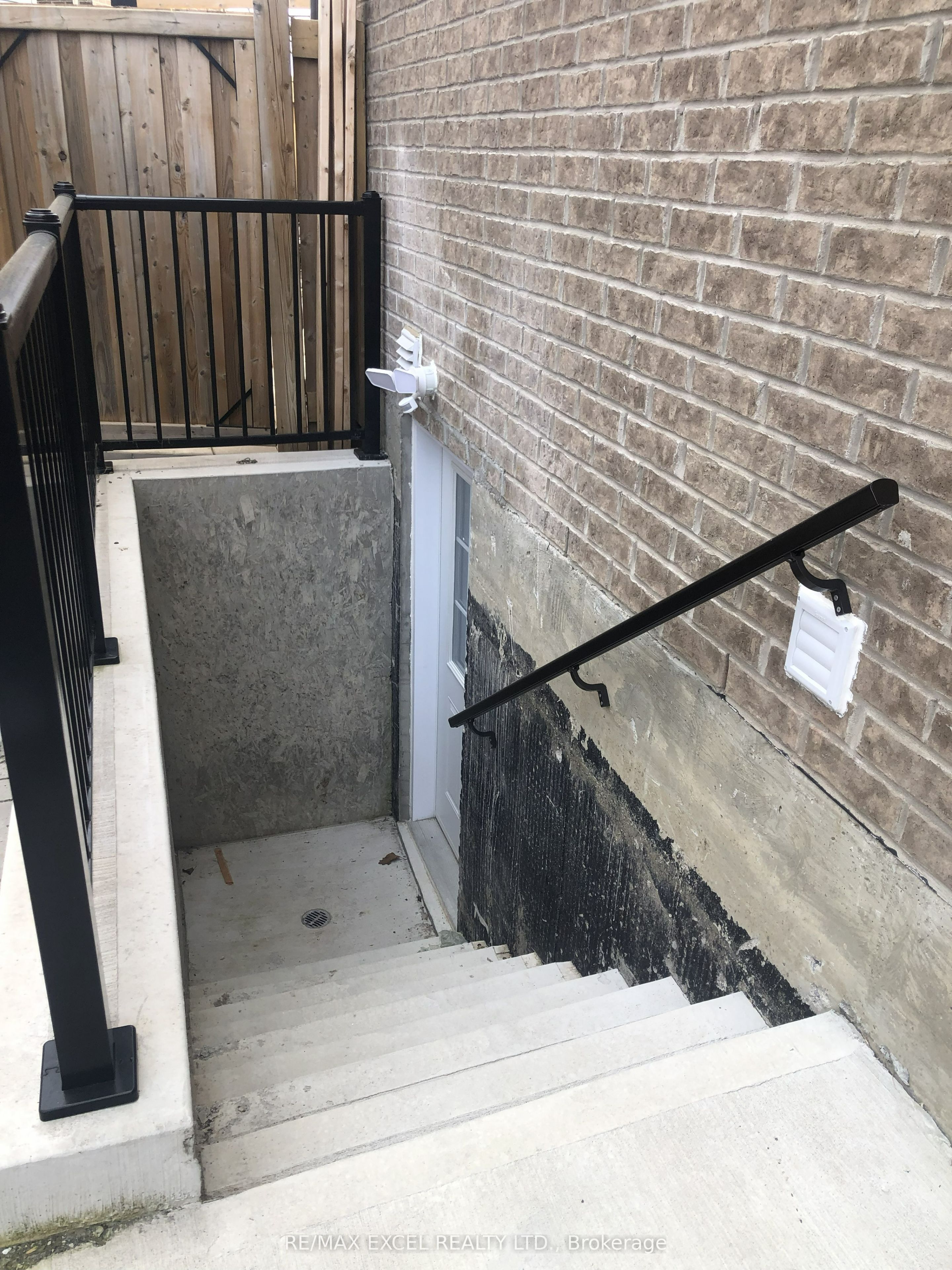 Additional image 3 of Bsmt # 2-13 Kilmarnock Crescent, Whitby, ON, L1P 0E8