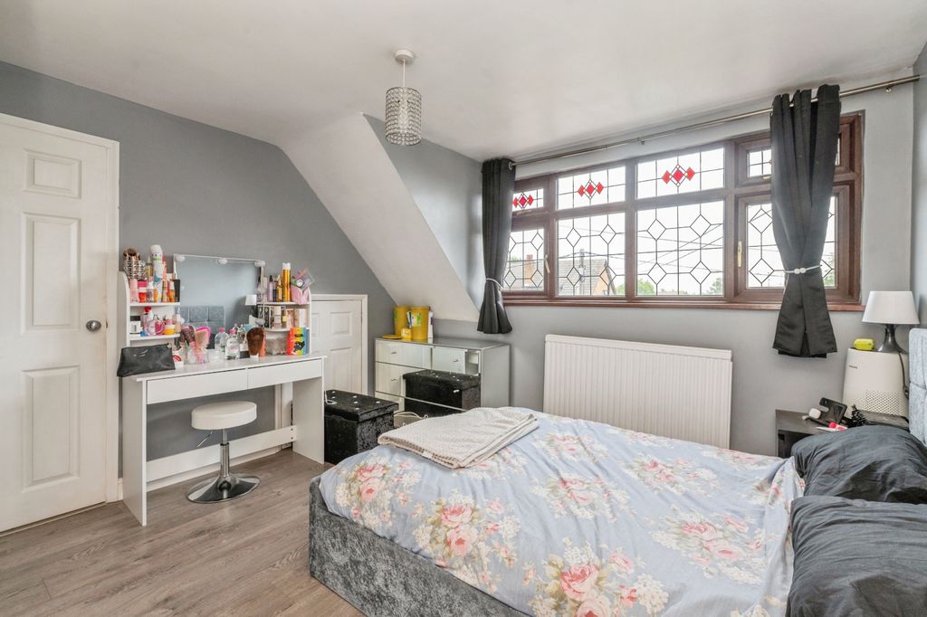 Additional image 9 of 4 bed semi-detached house for saleSandown Road, Wickford SS11