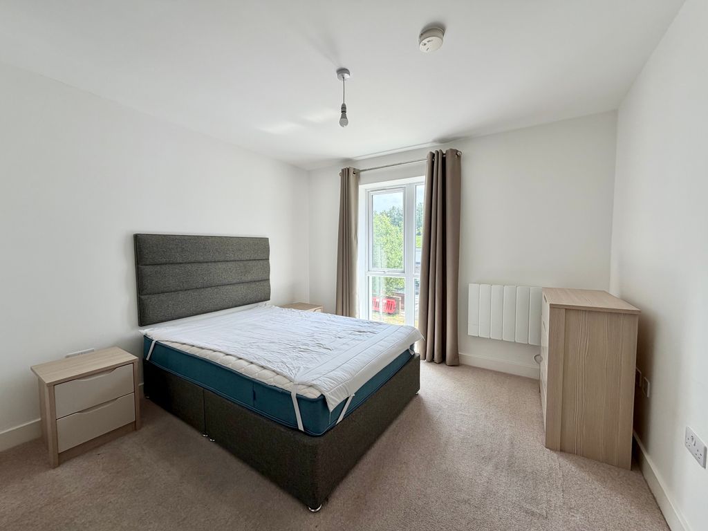Additional image 7 of 2 bed flat to rentHolmbush Mews, Horsham RH12