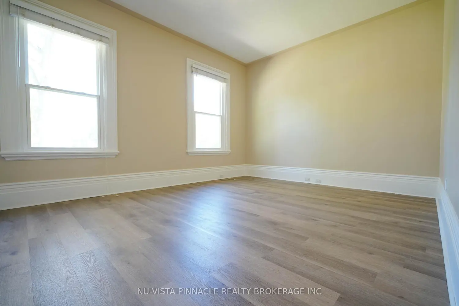 Additional image 13 of 571 Dufferin Avenue