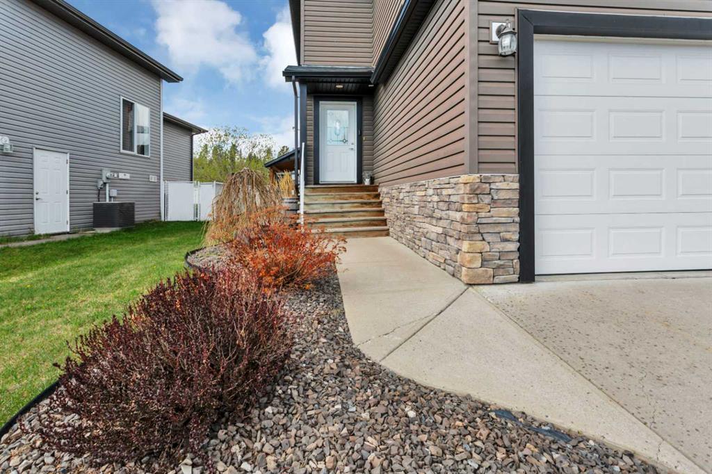 Additional image 2 of 1204 1 Street NE, Sundre, AB, T0M 1X0