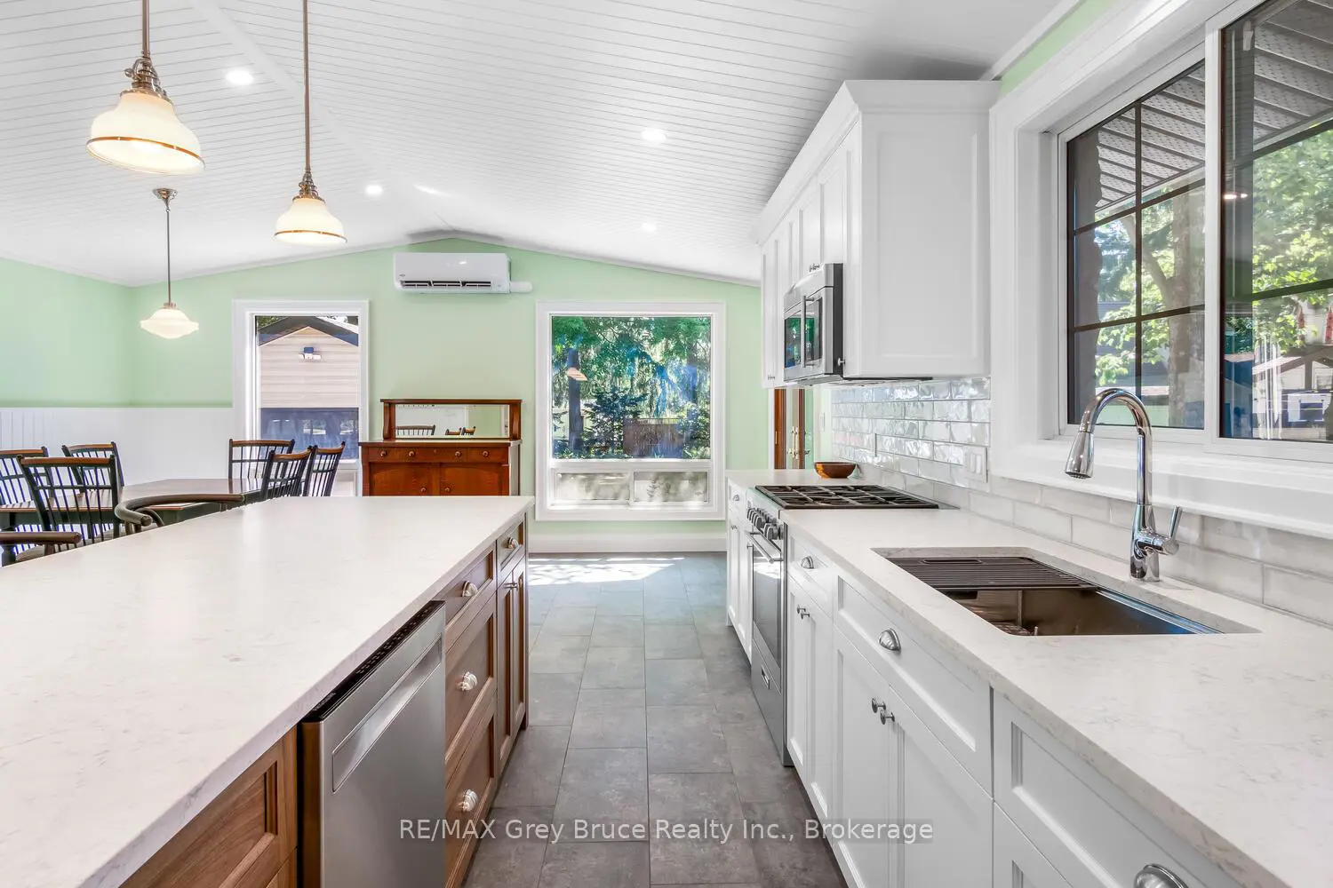 Additional image 7 of 1075 4Th Avenue