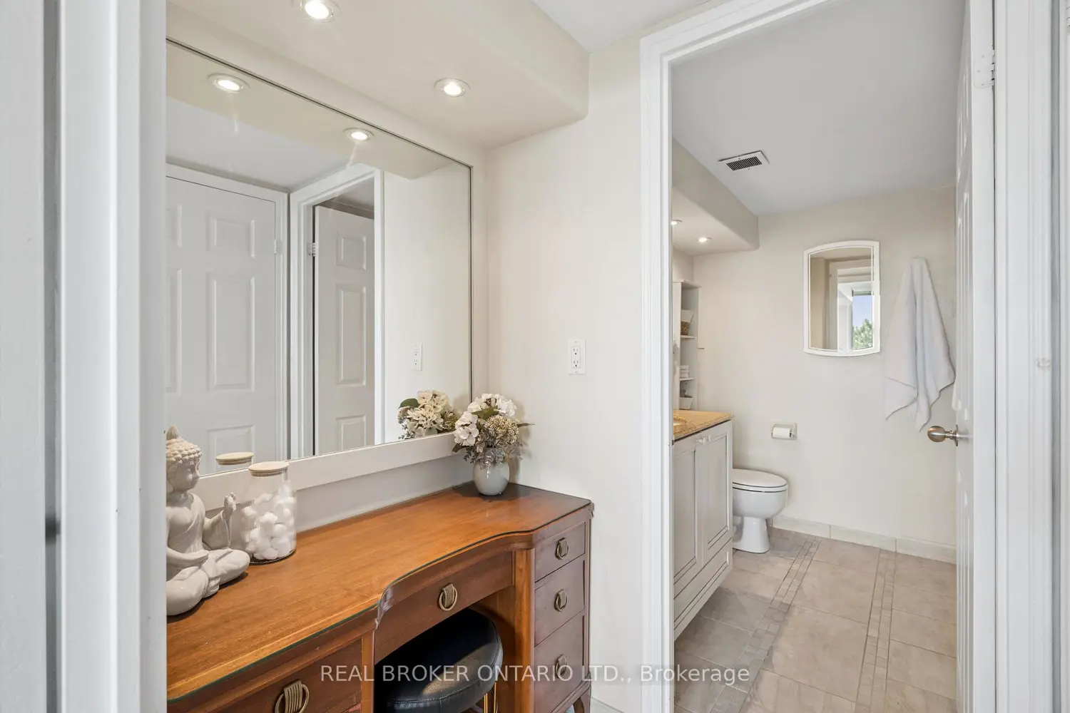 Additional image 11 of 880 Dundas Street 503