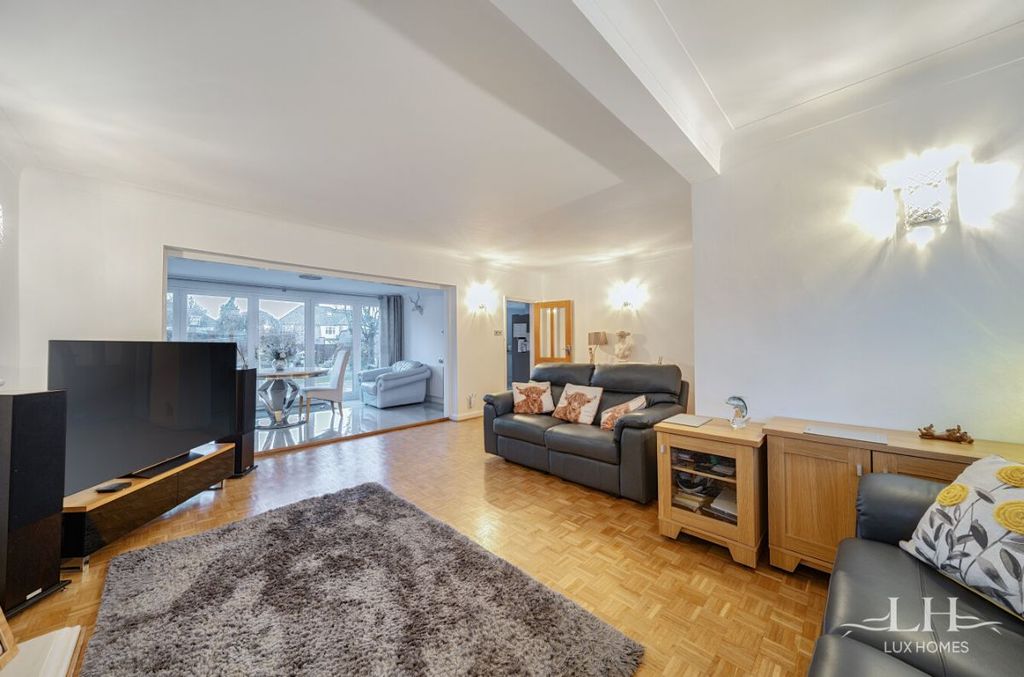 Additional image 3 of 3 bed detached bungalow for saleBrook Close, Romford RM2