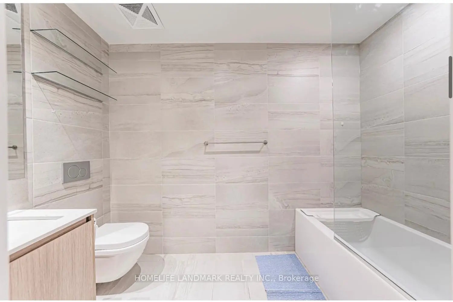 81 Wellesley Street 307 photo 4