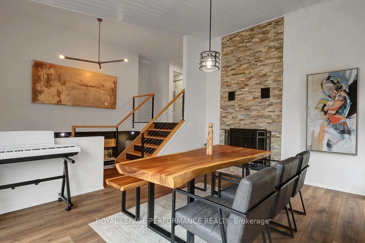 510 Foxview Place photo 4