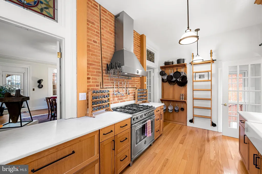 Additional image 17 of 16 W Read Street, Baltimore, MD 21201