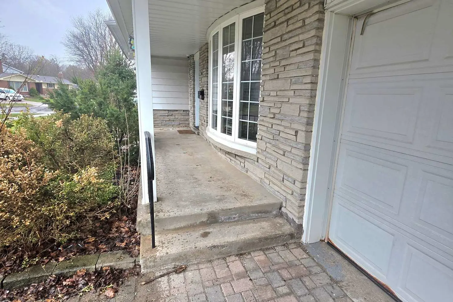 Additional image 20 of 130 Champlain Crescent