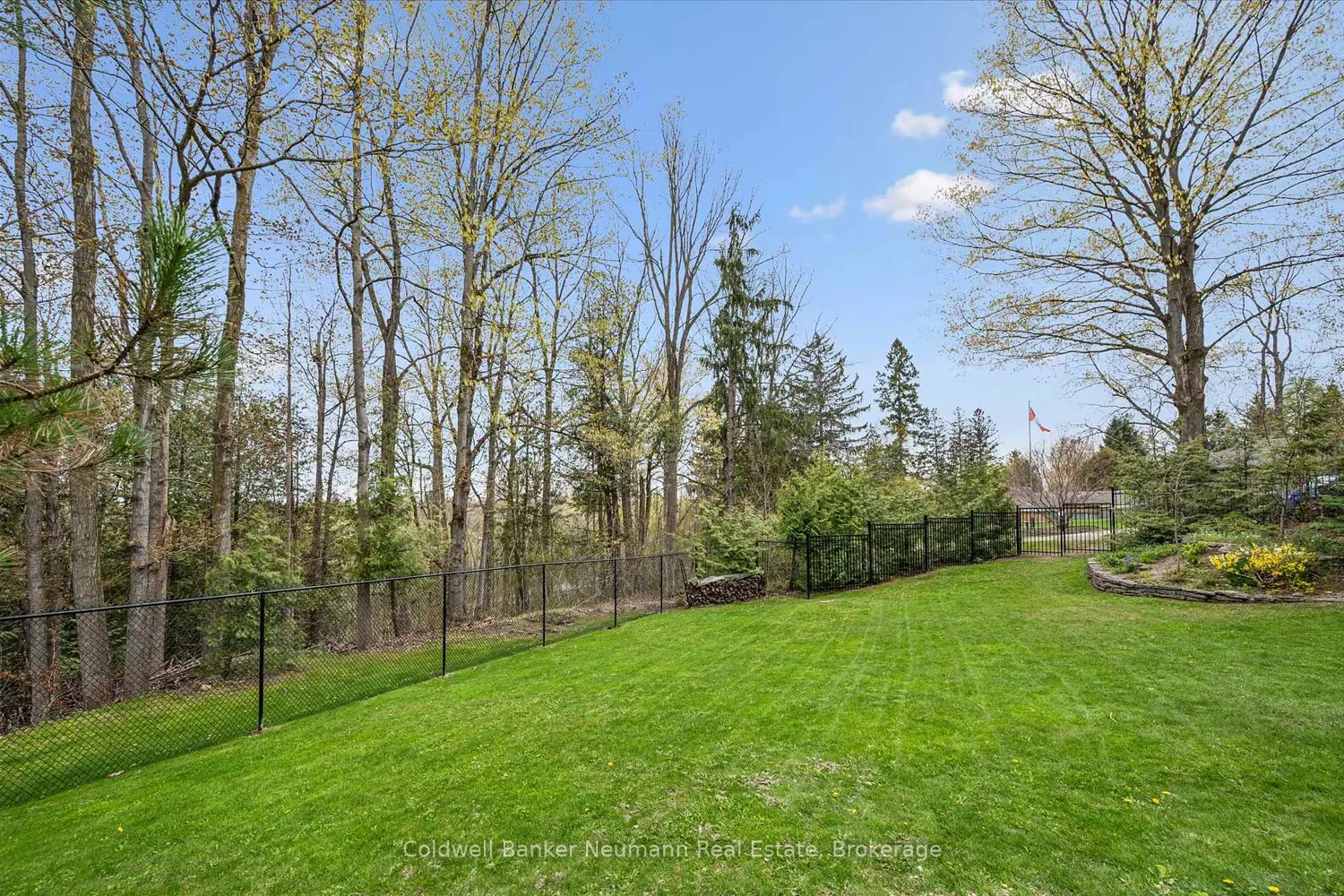 Additional image 18 of 25 Riverview Drive