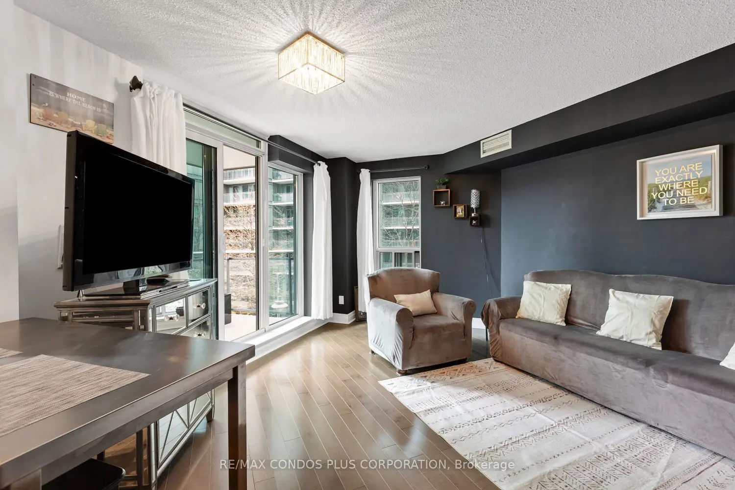 2119 Lake Shore Boulevard 317 photo 4
