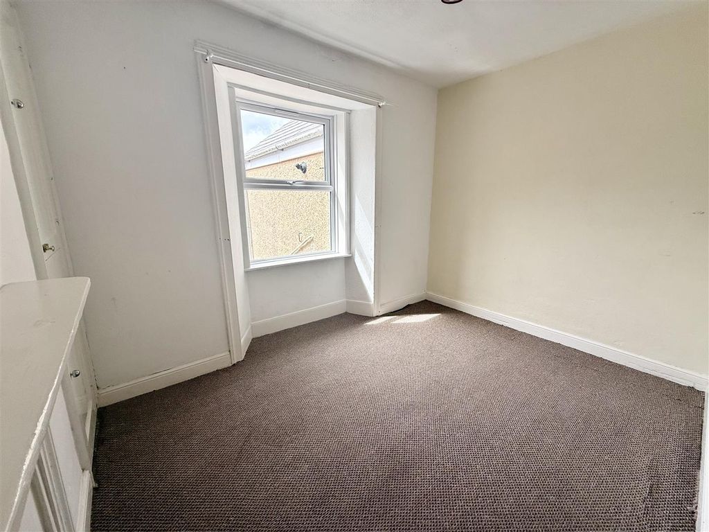 Additional image 13 of 3 bed property to rentLaws Street, Pembroke Dock SA72