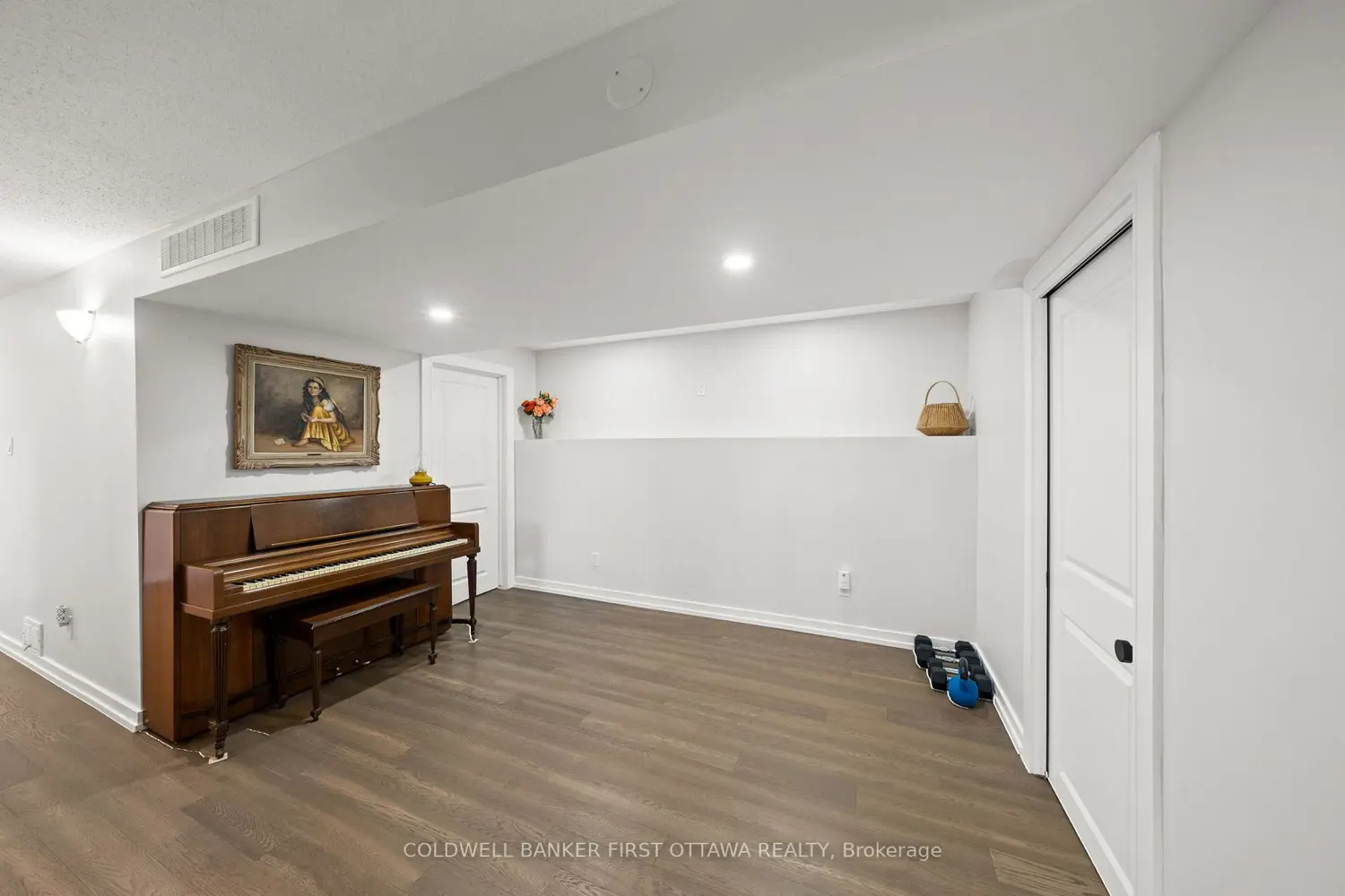 740 Garner Avenue photo 4