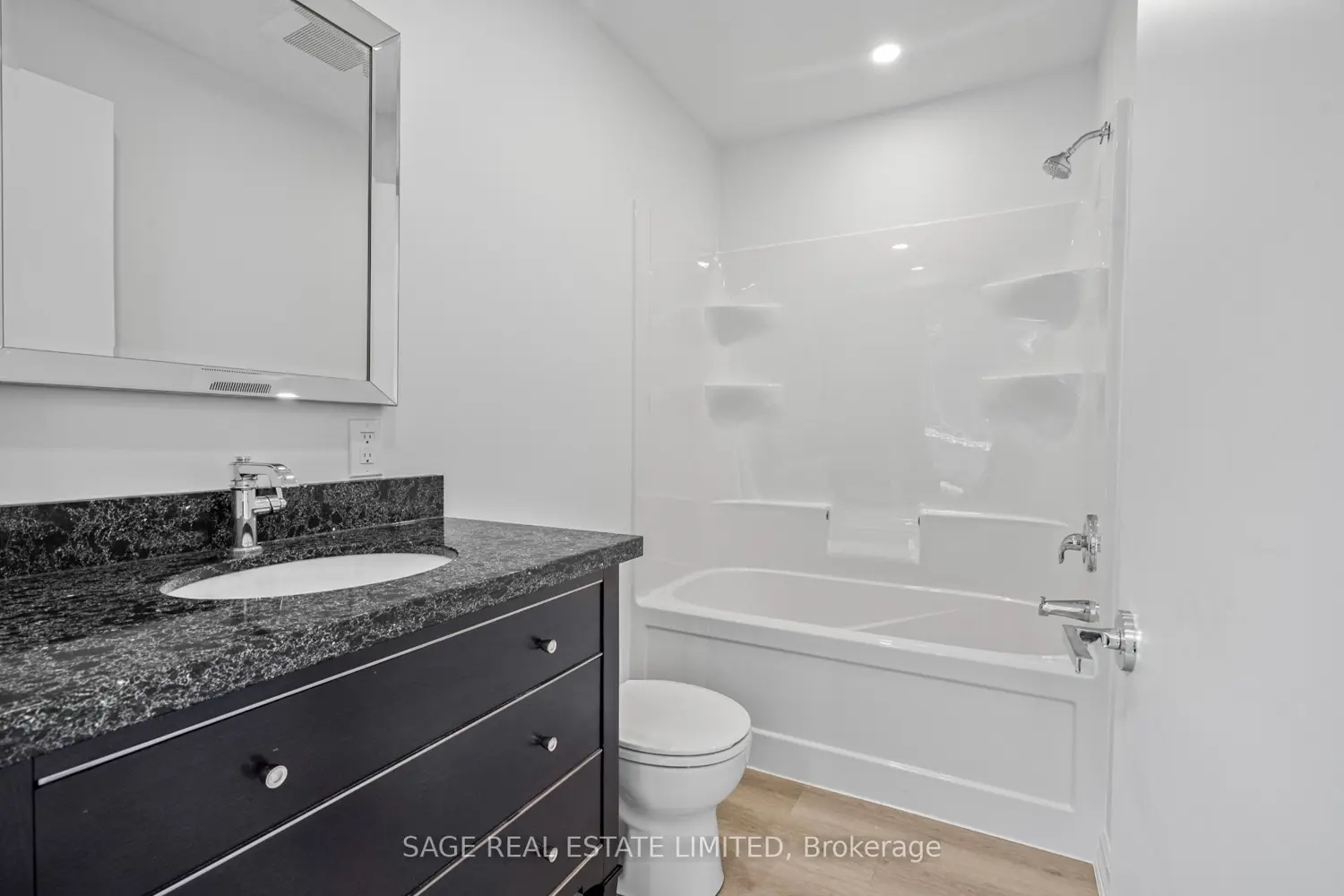 Additional image 8 of 25 Chamberlain Avenue