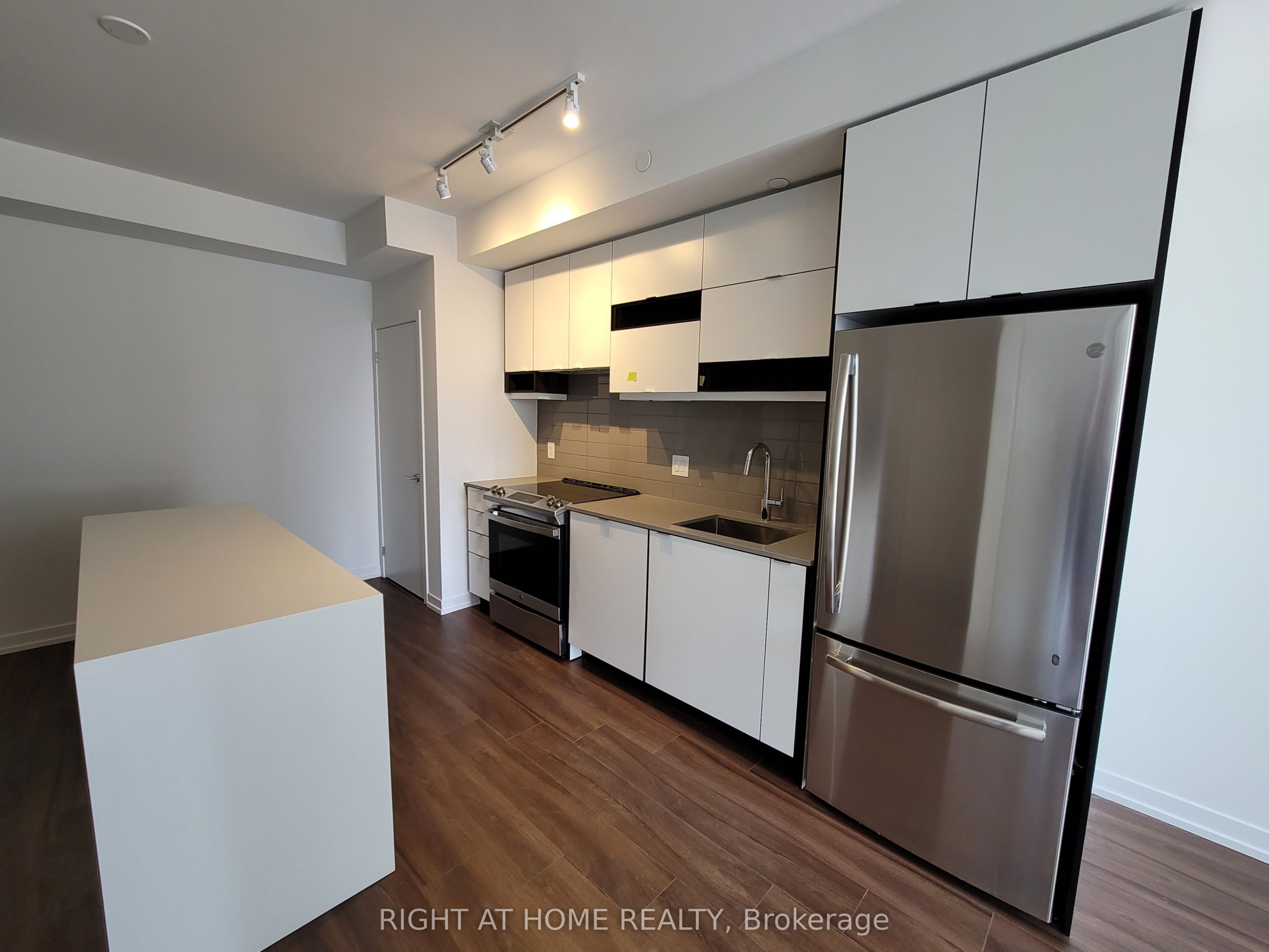 Additional image 6 of 1911-4065 Confederation Parkway, Mississauga, ON, L5B 0L4