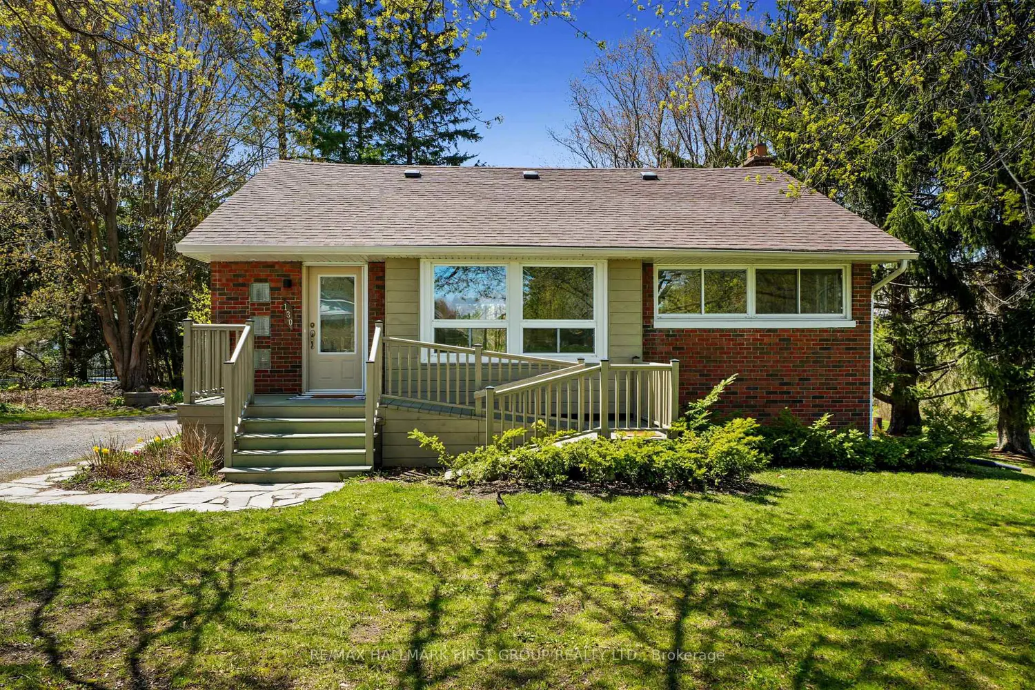130 Lyle Street photo 2