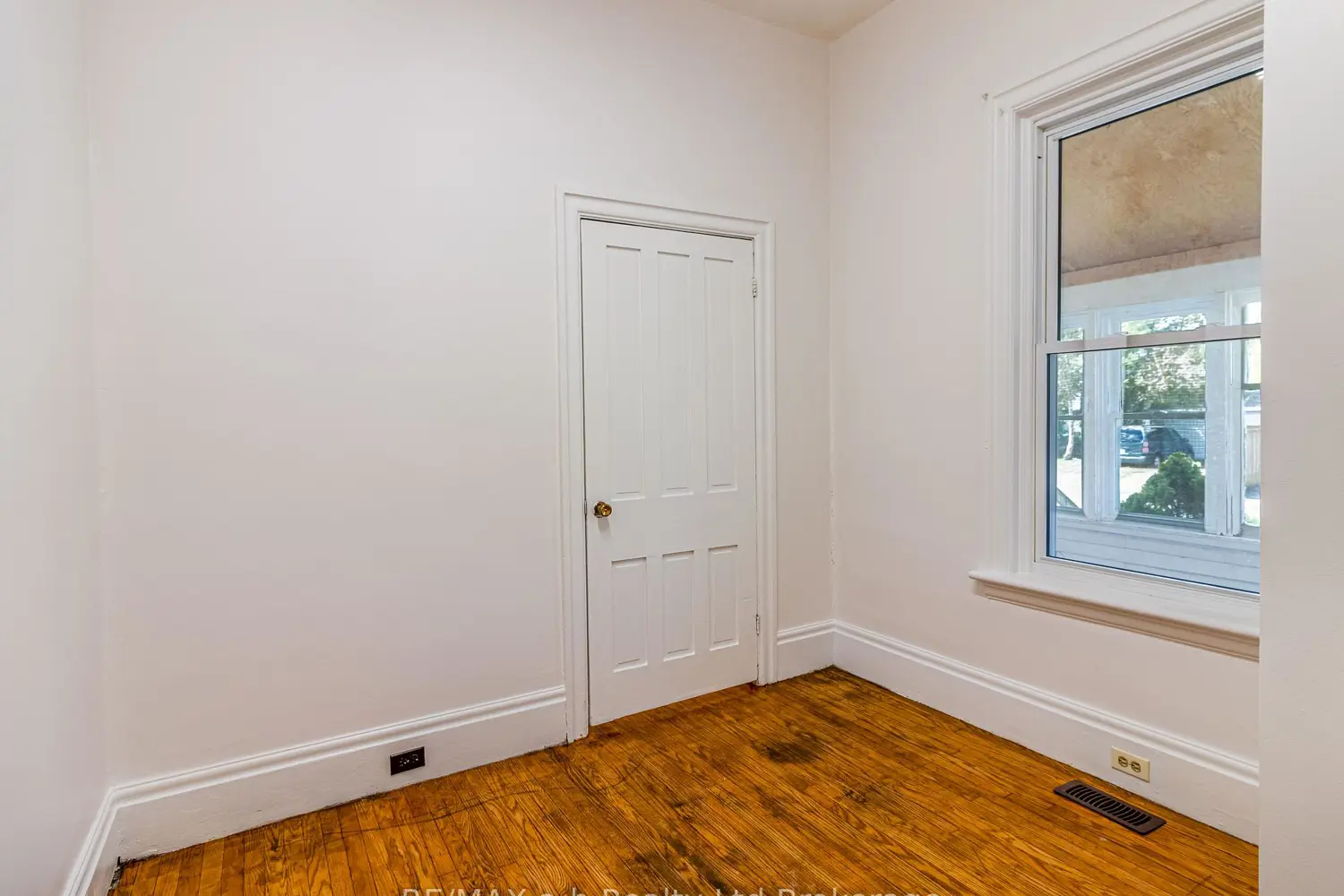 Additional image 16 of 544 Grace Street