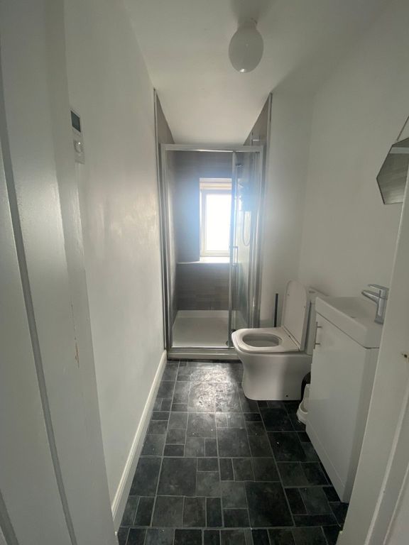 Additional image 7 of 2 bed flat to rentGeorge Square, Central, Greenock PA15