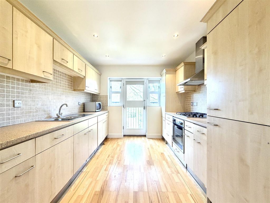 Additional image 4 of 2 bed flat to rentChurch Street, Oakham LE15
