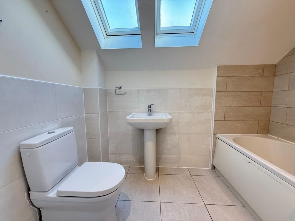 Additional image 8 of 4 bed detached house to rentViolet Close, Wootton, Northampton NN4