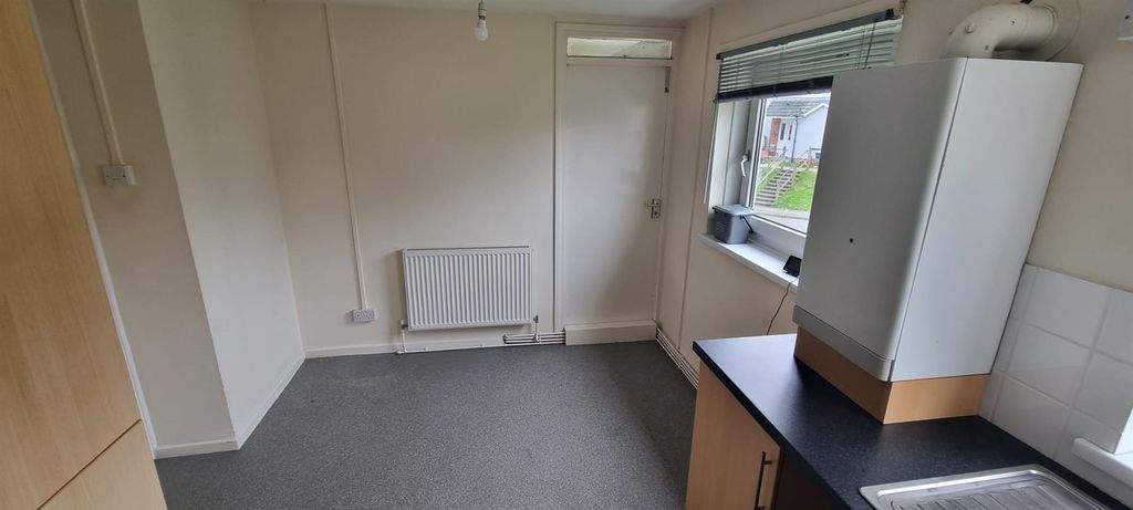 Additional image 4 of 2 bed flat to rentSiskin Close, Haverfordwest SA61