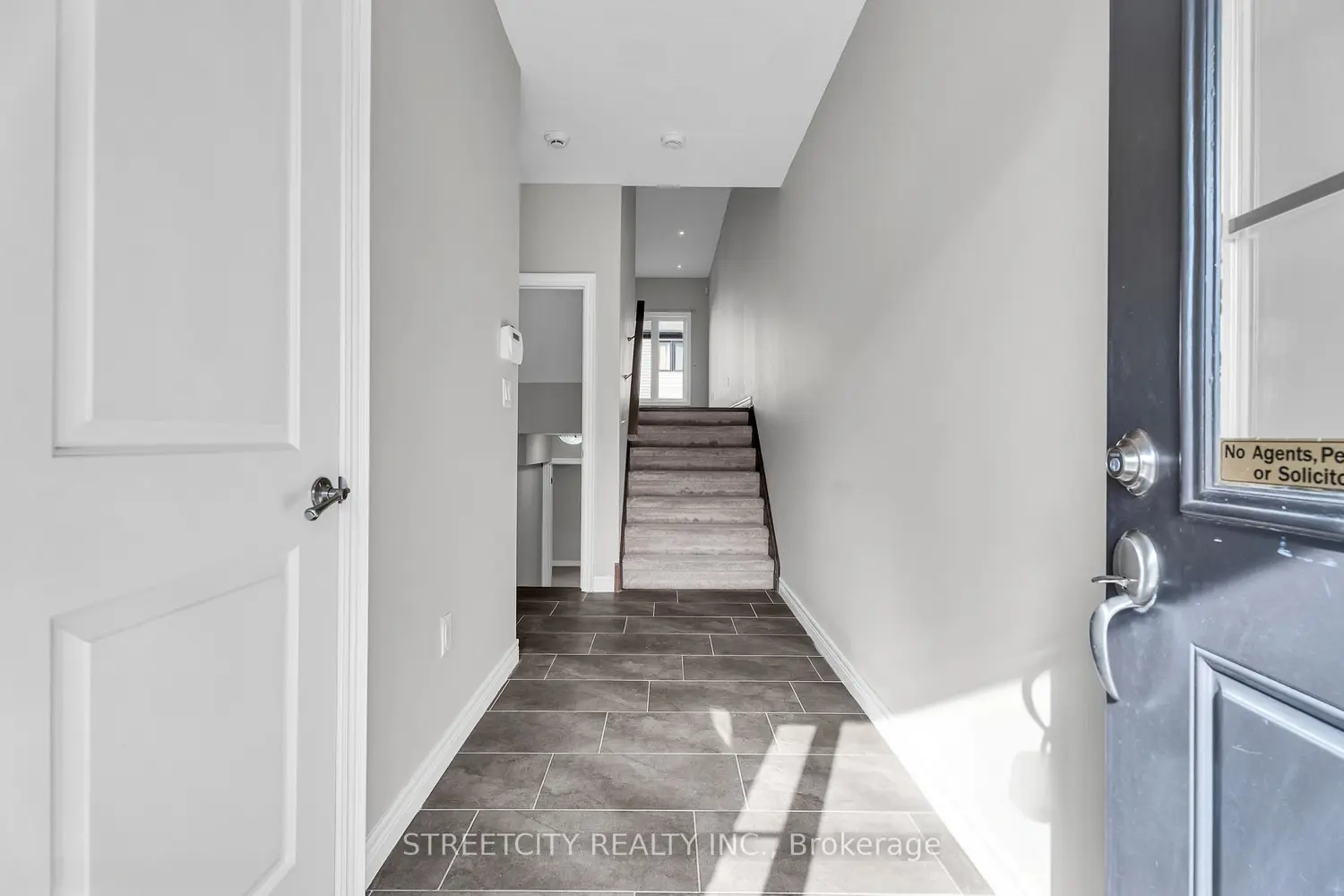 Additional image 3 of 1030 Oakcrossing Gate 16