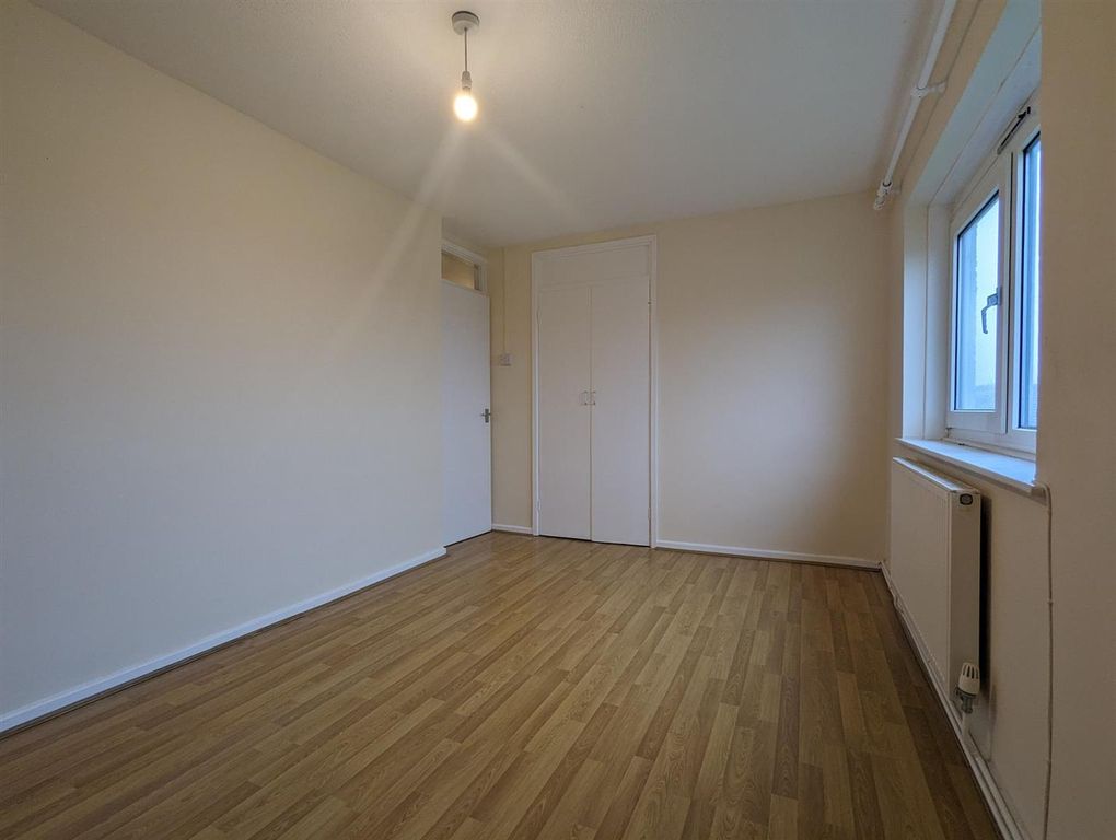 Additional image 8 of 2 bed flat to rentSiskin Close, Haverfordwest SA61