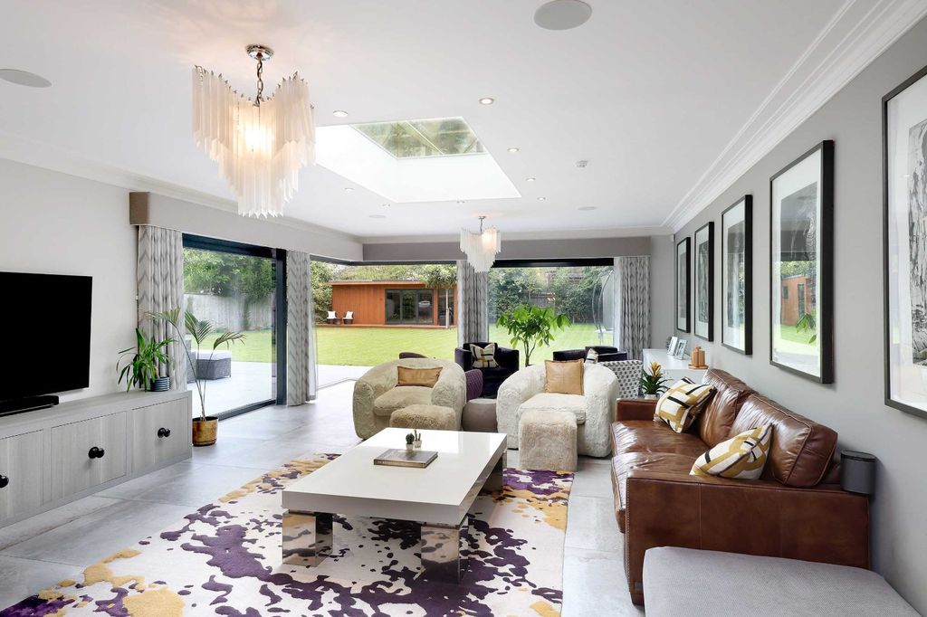 Additional image 6 of 6 bed detached house for salePenn Road, Beaconsfield, Buckinghamshire HP9