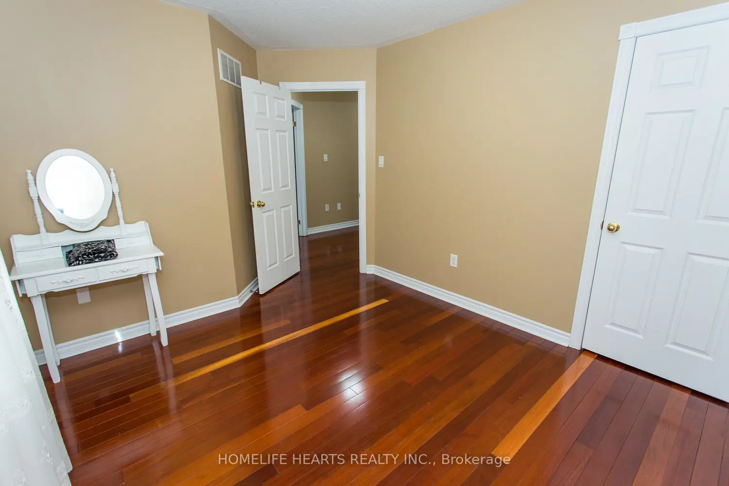 Additional image 6 of 72 Forest Avenue
