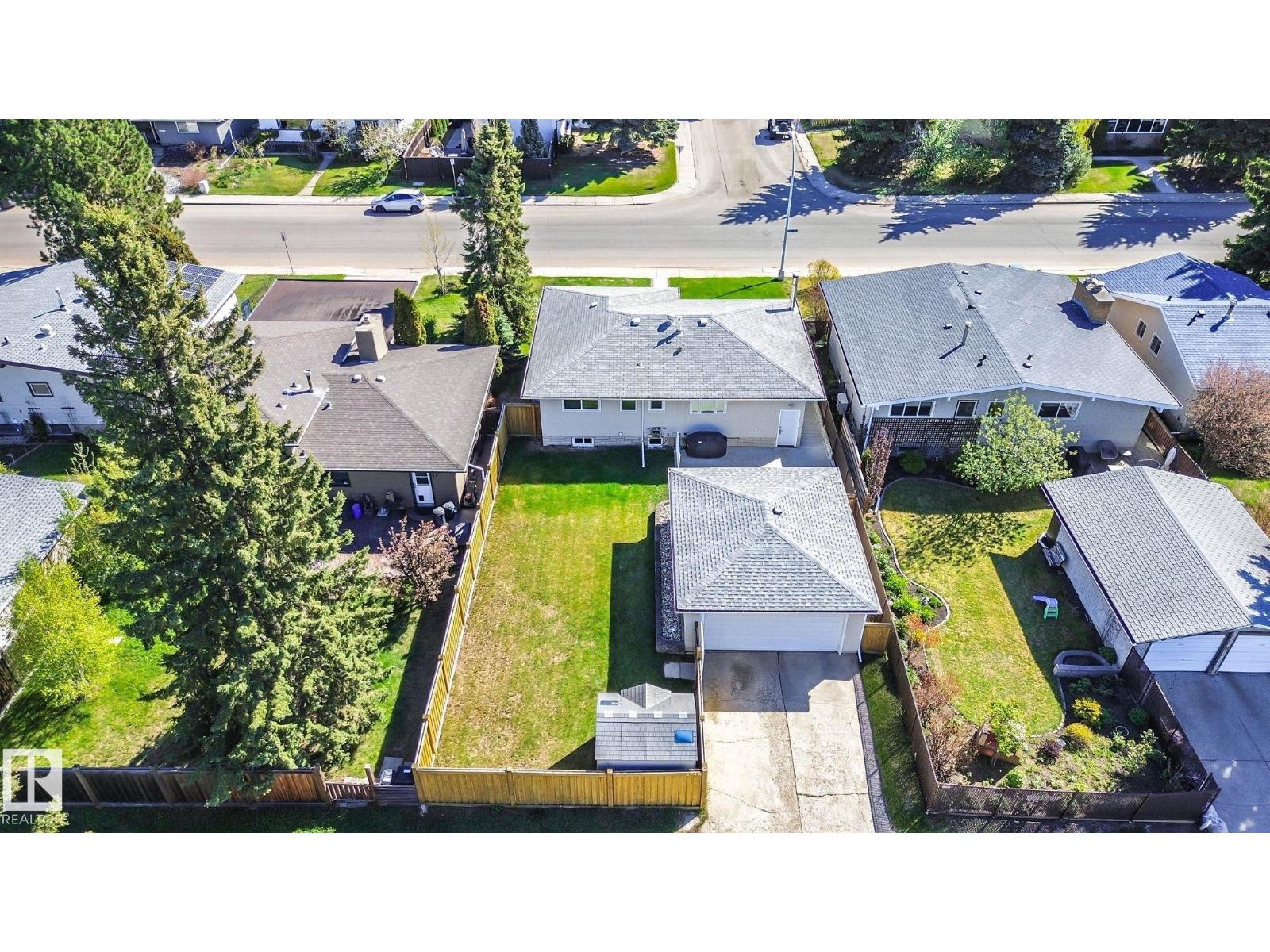 Additional image 2 of 3748 117 Street NW, Edmonton, AB, T6J1S7