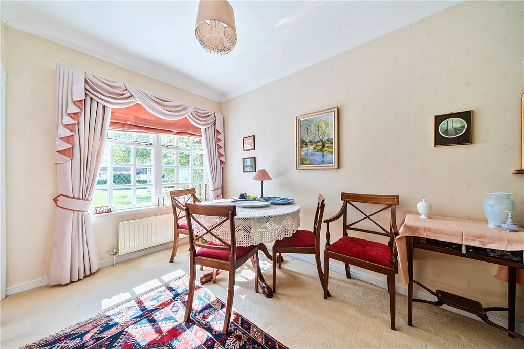 Additional image 3 of 3 bed detached house for salePriestland Gardens, Castle Village, Berkhamsted, Hertfordshire HP4